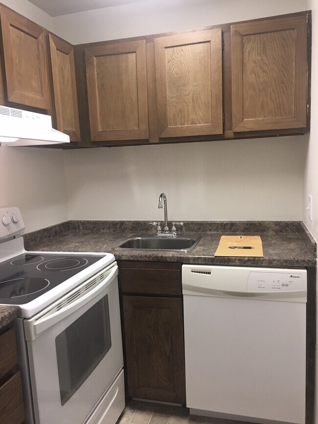 Building Photo - 732 S 400 E