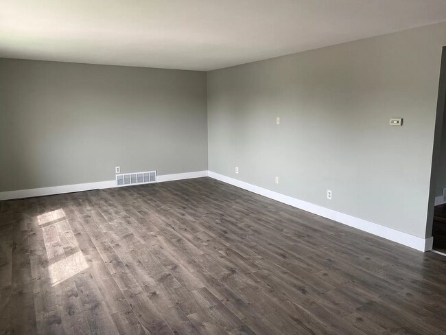 Living Room - 197 Saint Felix Ave