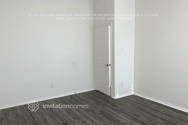 Foto del edificio - 1040 English Ivy Dr