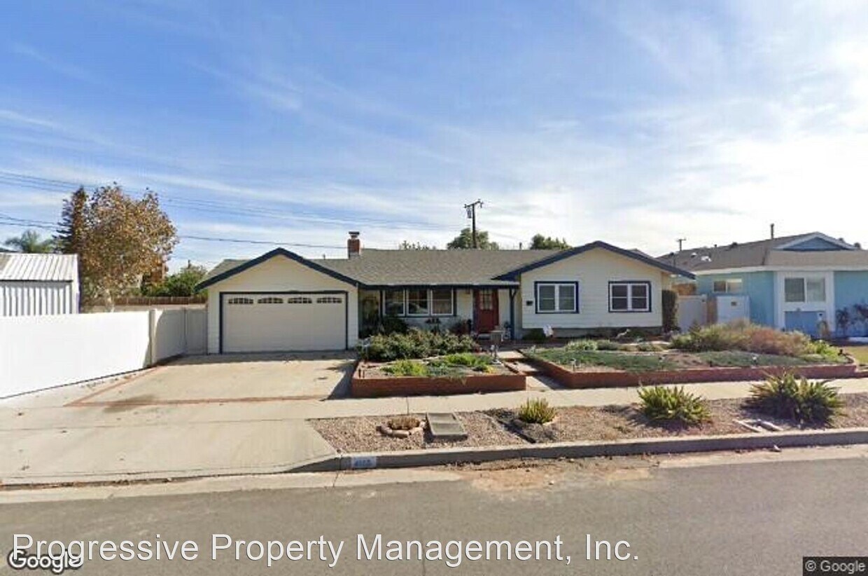 3 br, 2.5 bath House 4173 N Sunset St House Rental in Orange, CA