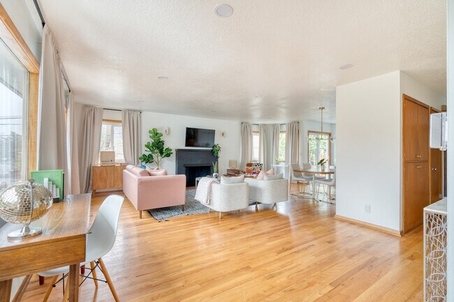 Foto del edificio - 1509 SW Sunset Blvd