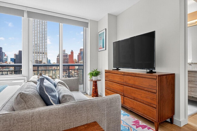 Building Photo - 68 W 37th St