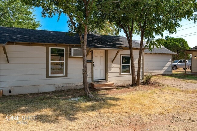 Building Photo - 2510 S 2nd St