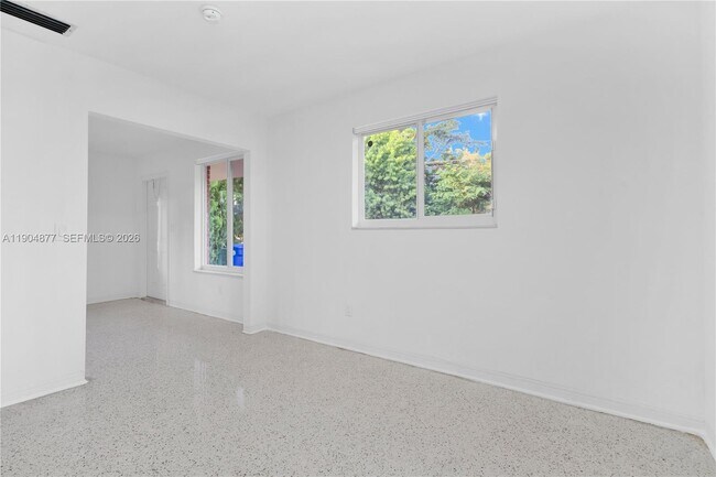 Foto del edificio - 2931 SW 39th Ave