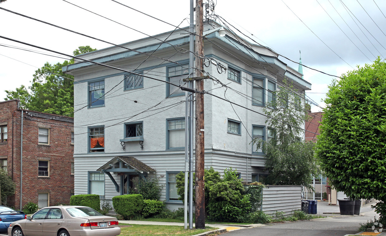 Building Photo - Park 5 Apartments