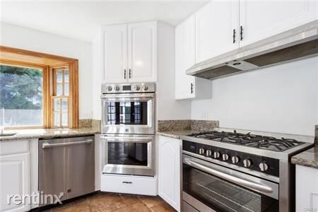 Building Photo - 5 br, 3 bath House - 8872 Satterfield Dr
