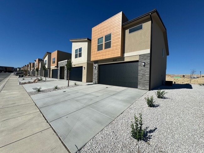 Building Photo - Beautiful FOUR Bedroom Home!