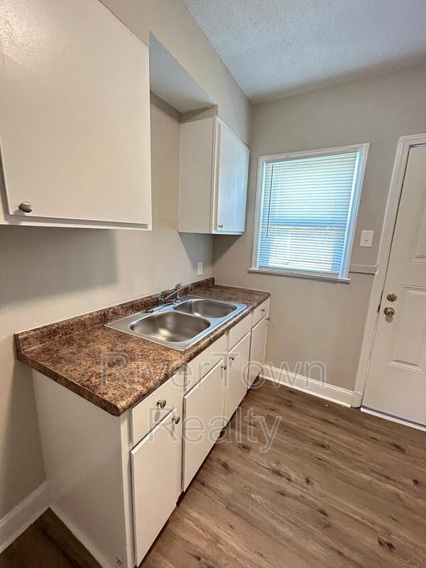 Photo - 2144 Henry Cir House