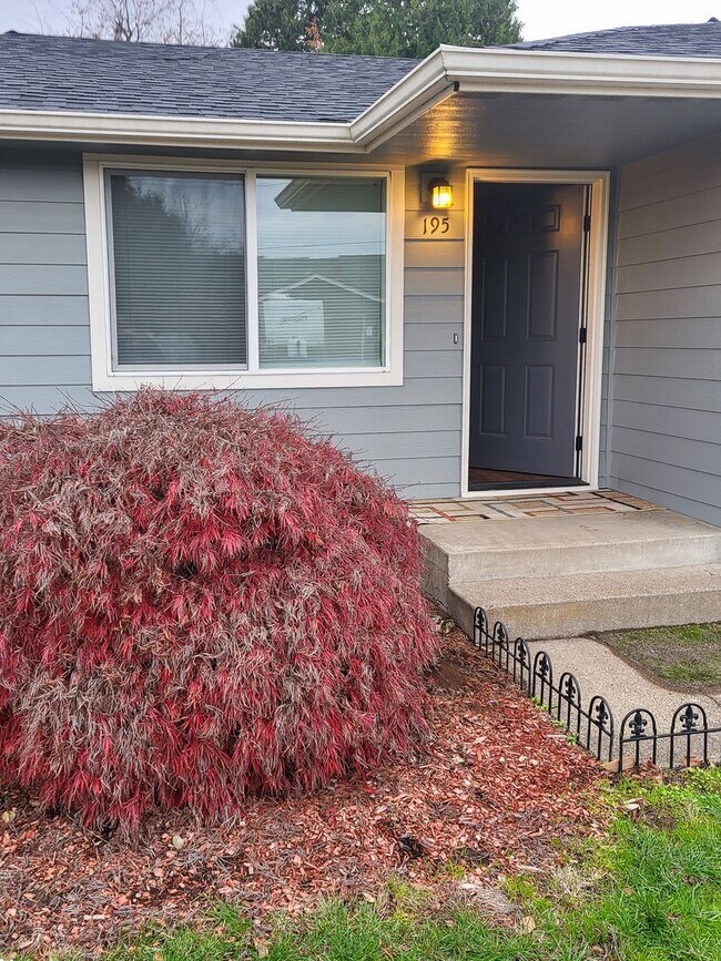 Foto del edificio - 145-195 Churchdale Ave N