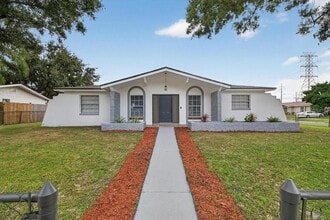 Building Photo - 8609 Fish Lake Rd