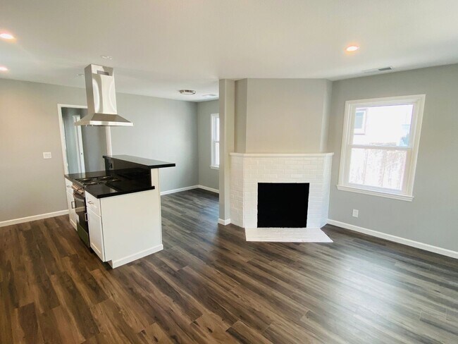 Foto del edificio - Remodeled 2 bed 1 bath house in College Te...