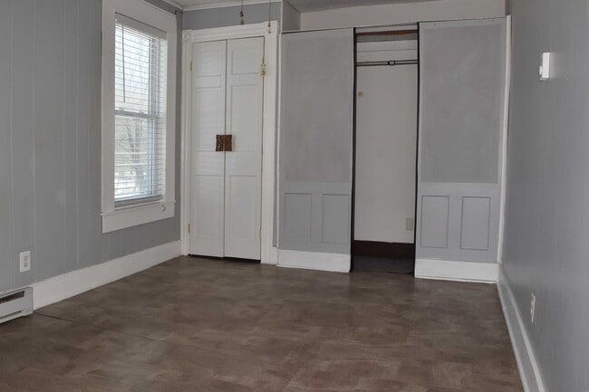 Building Photo - 43 John St