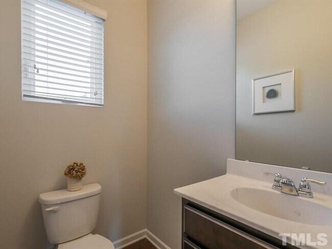 Building Photo - Room in 3 Bedroom Townhome at Wolf Cub Ct