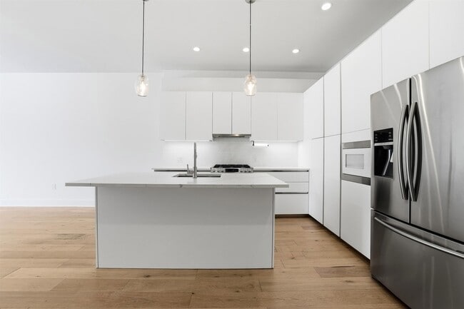 Photo - 194 Cambridge Ave Townhome