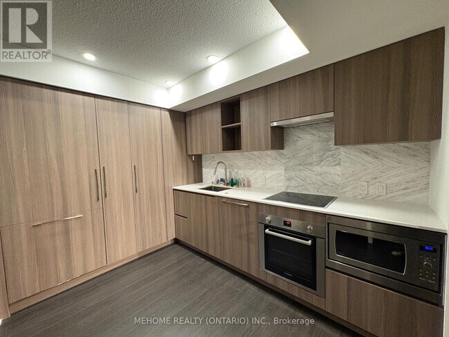 Photo du bâtiment - 19 Bathurst St