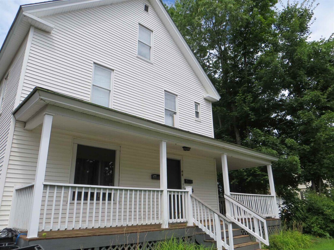 44 Highland St Unit 3, Laconia, NH 03246 Apartment for Rent in