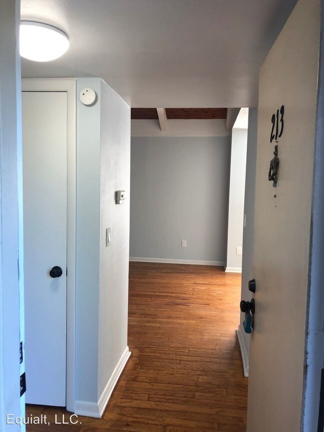 Foto del edificio - 10455 Carrollbrook Ct