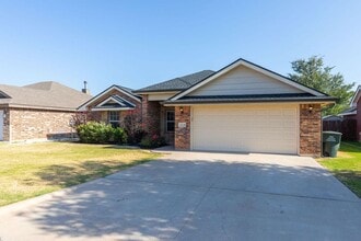 Building Photo - 1234 Briar Cliff Path