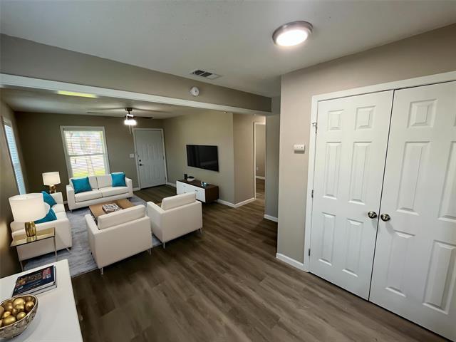 Building Photo - 3609 Forest Lawn Dr
