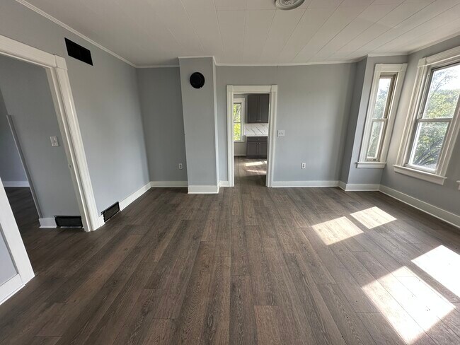 Foto del edificio - 12 Rockwood Ave