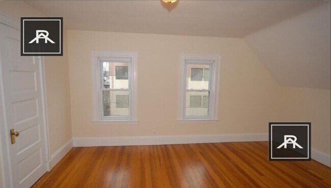 Building Photo - 4 bedroom in Newton MA 02458