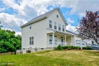 Building Photo - 6806 Robnel Ct