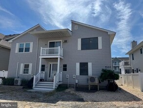 Building Photo - 713 Mooring Rd