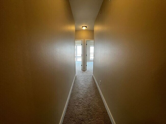 Foto del edificio - $2,500 | 2 Bedroom, 2.5 Bathroom Luxury Co...