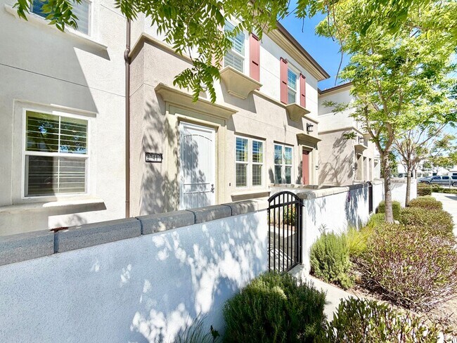 Foto del edificio - 3 Bedroom 2.5 Bathroom Menifee Condo for LEASE with Solar INCLUDED!