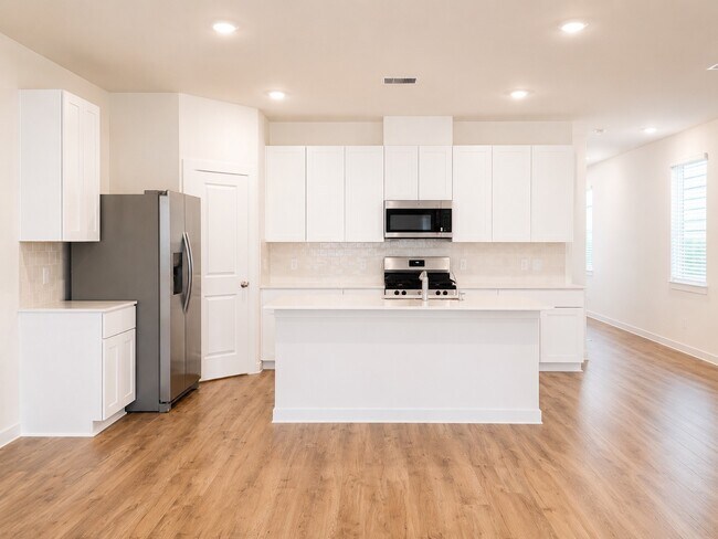Building Photo - 28110 Meadowlark Sky Dr