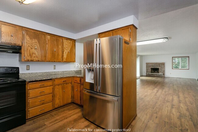 Foto del edificio - Spacious 3 Bedroom Home on an Oversized lo...