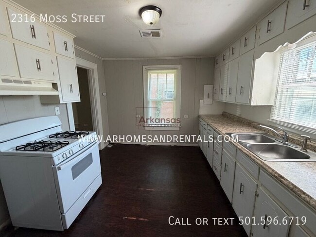 Foto del edificio - 2316 Moss St