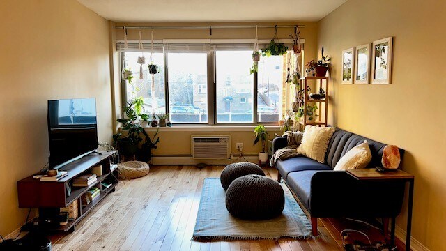 Foto del edificio - 2727 W 43rd St