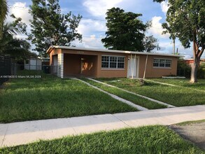 Building Photo - 14751 Harrison Dr