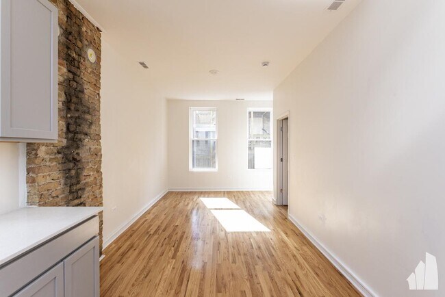 Foto del edificio - 1638 W 18th Pl