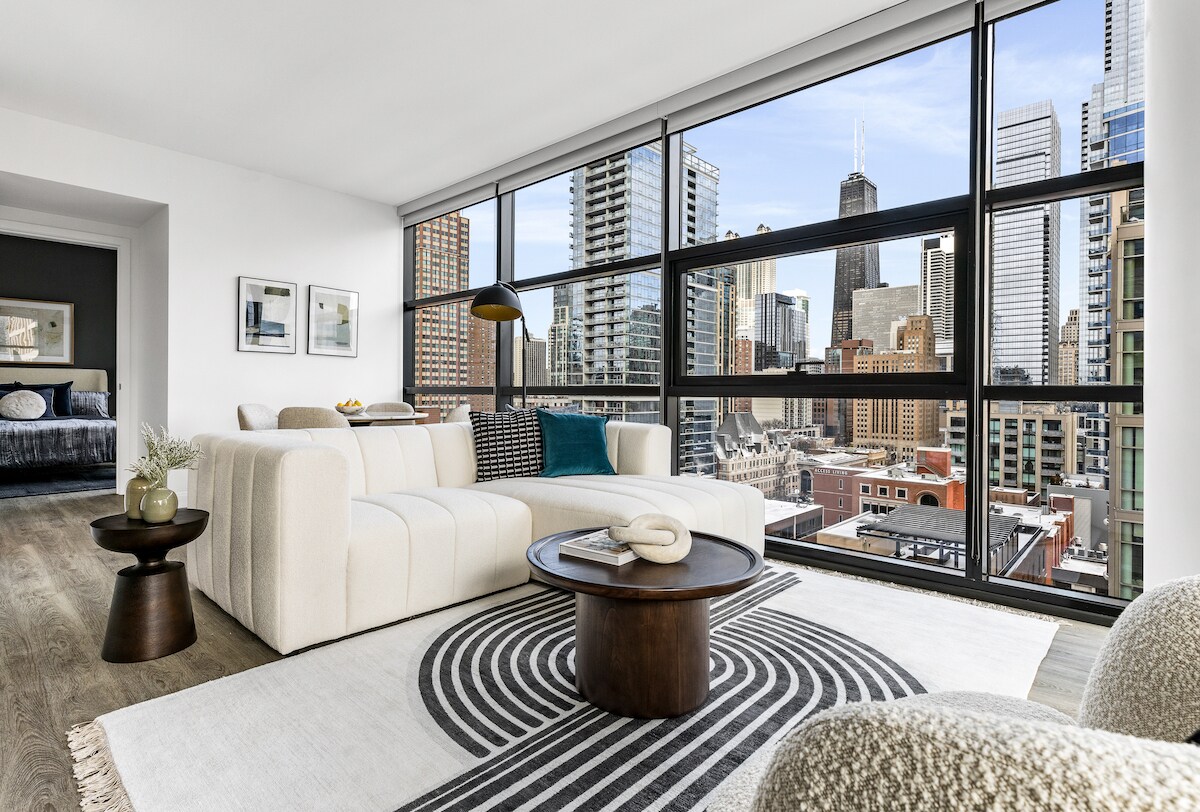 The Leo Apartments in Chicago, IL