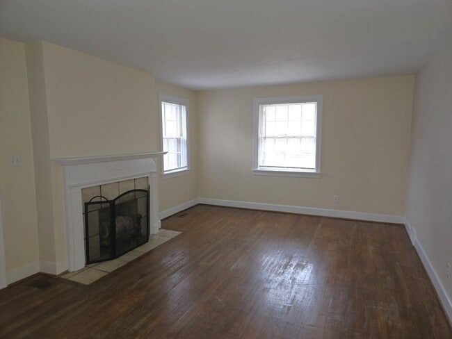 Building Photo - Beautiful Meadowthorpe Subdivision!   251120