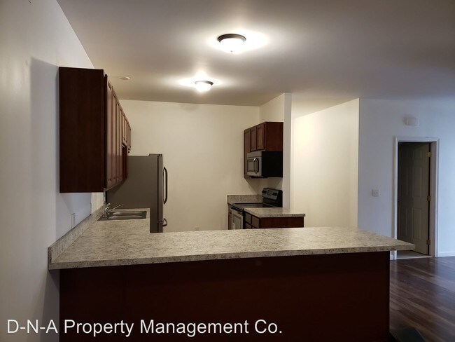 Building Photo - 3 br, 1 bath House - 31 Broadway Ave Unit A
