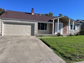 Building Photo - 7417 East Pkwy