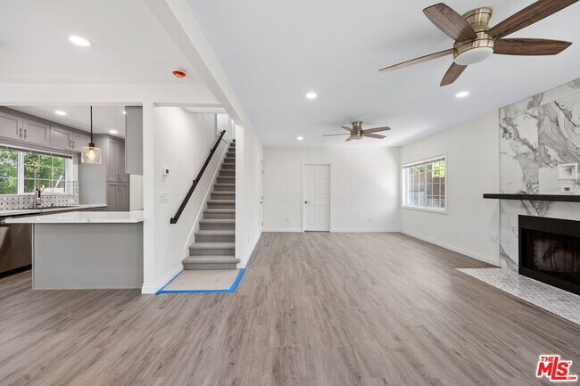 Foto del edificio - 1342 Mohawk St