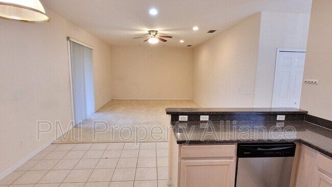 Foto del edificio - 5380 Watervista Dr