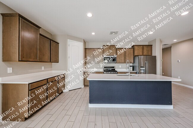 Foto del edificio - 38017 W San Alvarez Ave