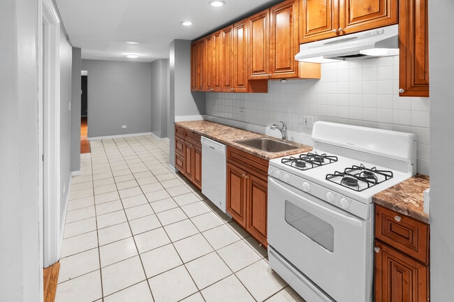 Foto del edificio - 3336 W Potomac Ave
