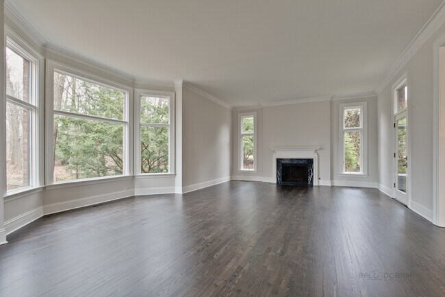 Building Photo - 101 N Mayflower Rd