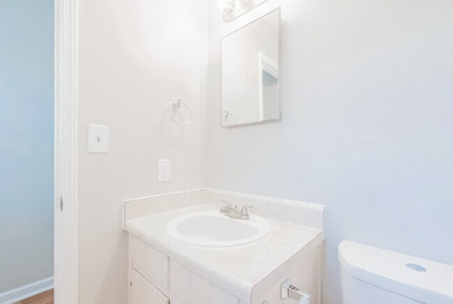 Foto del edificio - 2628 Candler Woods Dr