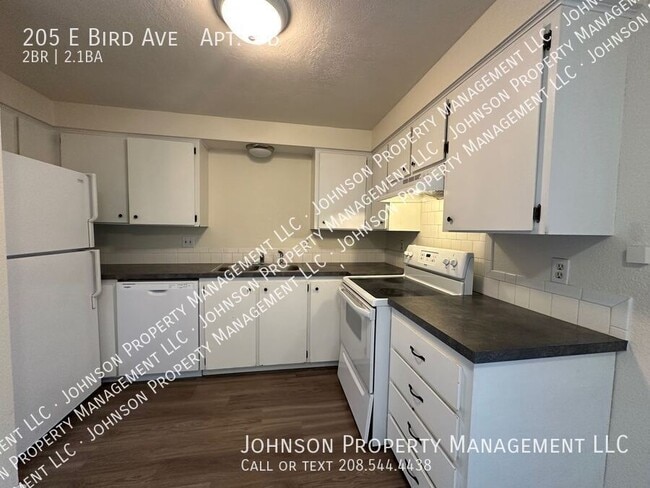 Building Photo - 205 E Bird Ave