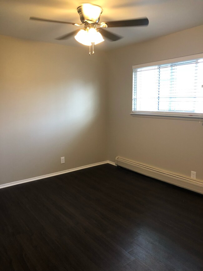 Building Photo - 2508 Inglis St