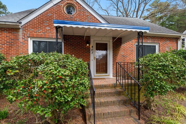 Building Photo - 407 E Lavender Ave