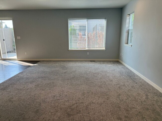 Foto del edificio - 7417 Saddlebrook Lp