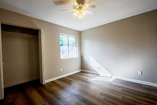 Building Photo - Brand New 2x1! Fully Renovated throughout! 4 units available!